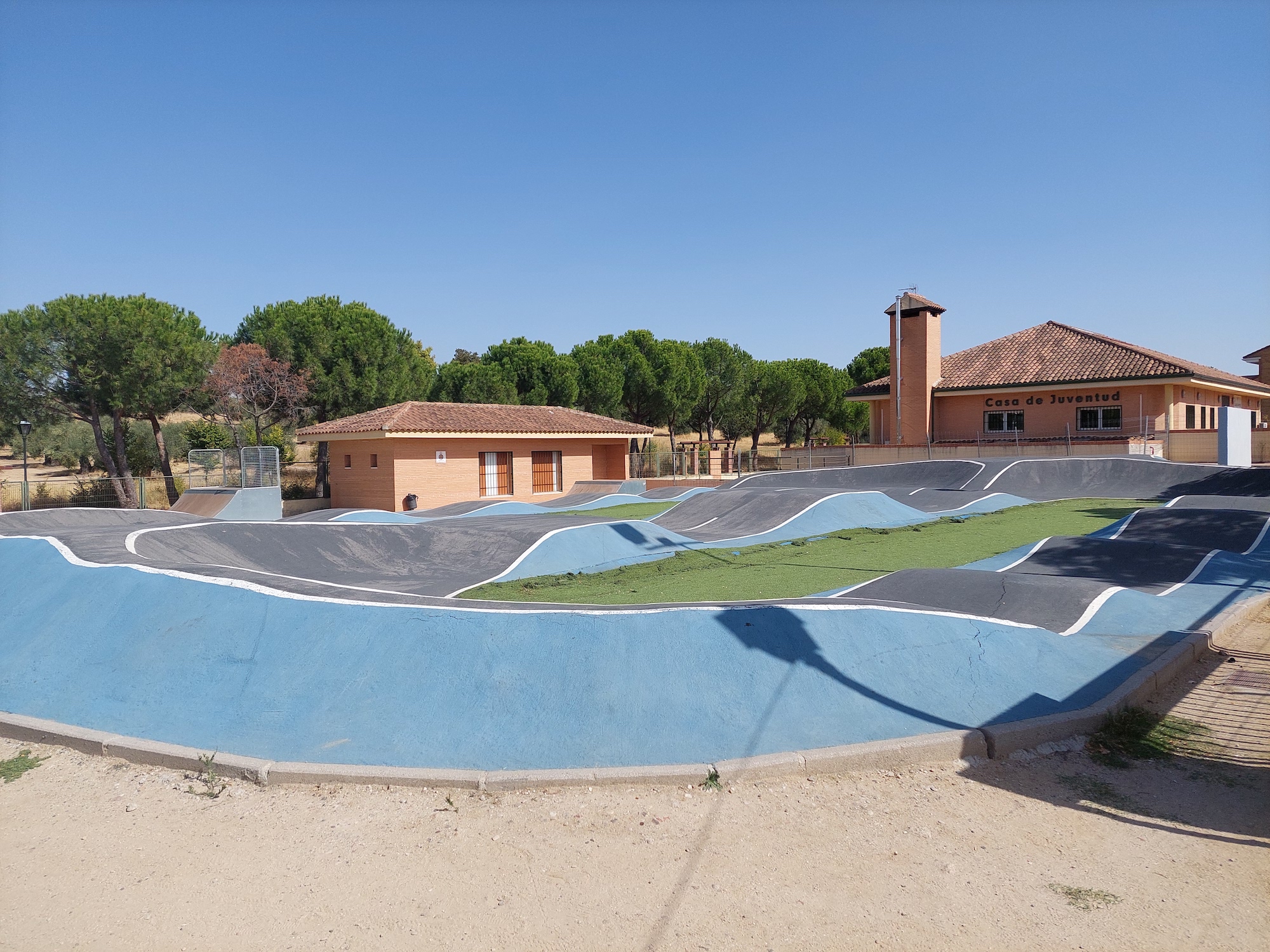 Serranillos del Valle skatepark